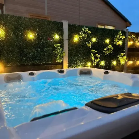 Ferienhaus Tulip With Hot Tub *
