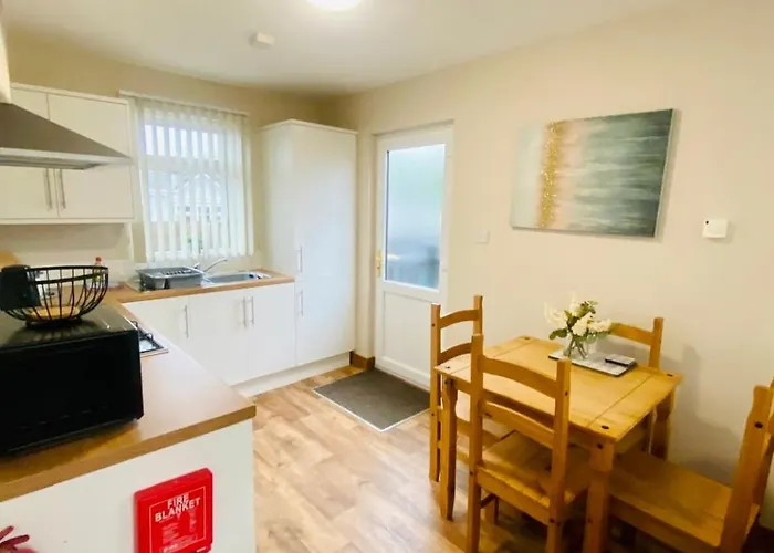 Tulip With Hot Tub 度假居